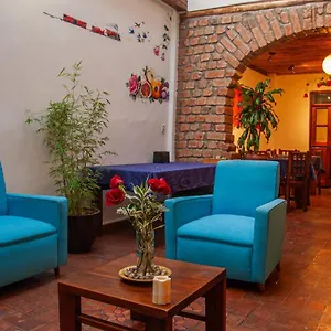 casa-de-las-rosas.cuenca-hotels.com/